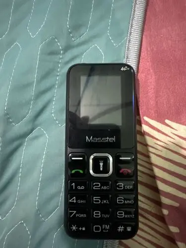 Khách hàng review Điện thoại Masstel IZI 10 3