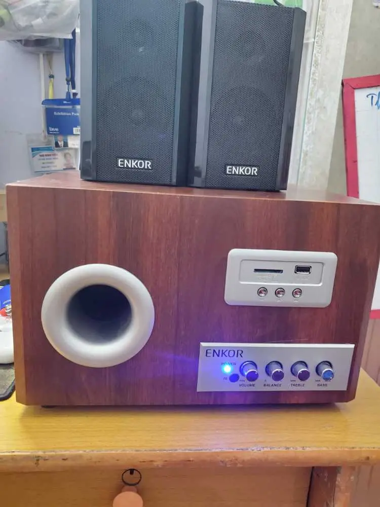 Khách hàng review Loa vi tính Bluetooth Enkor S2850 Nâu 8