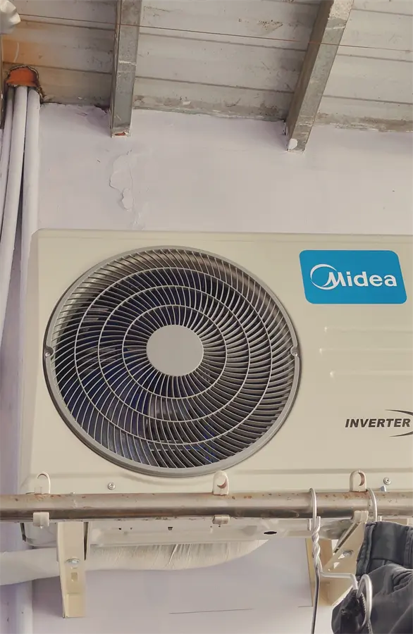 Khách hàng review Máy lạnh Midea Inverter 1 HP MAFA-09CDN8 53