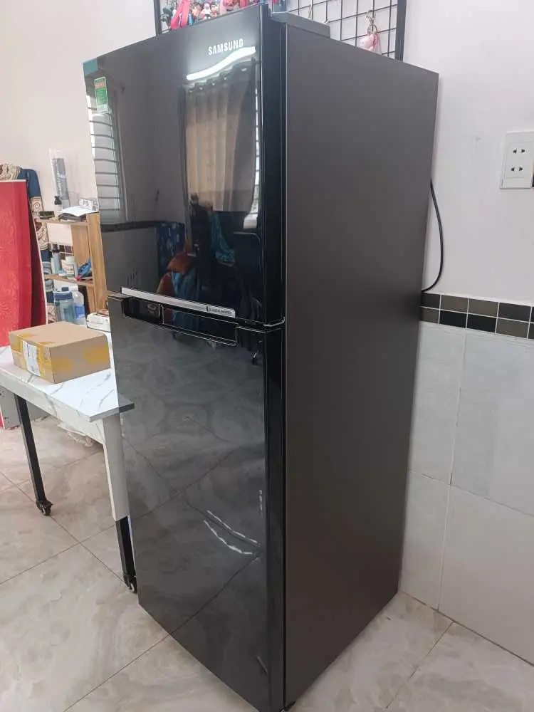Khách hàng review Tủ lạnh Samsung Inverter 236 lít RT22M4032BU/SV 4