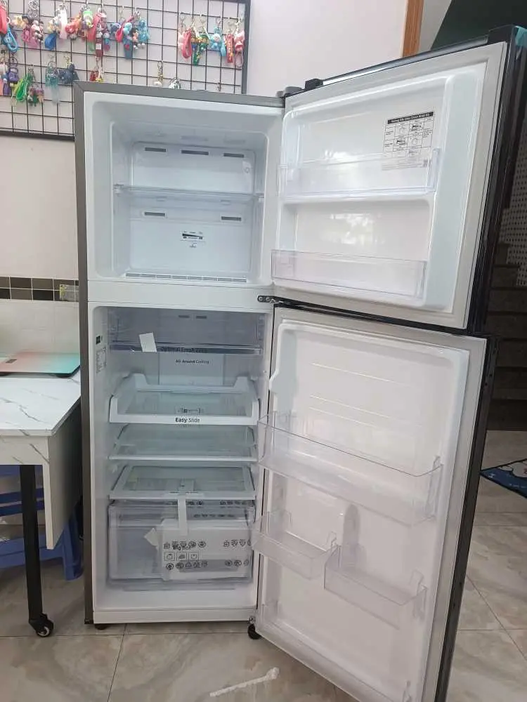 Khách hàng review Tủ lạnh Samsung Inverter 236 lít RT22M4032BU/SV 2