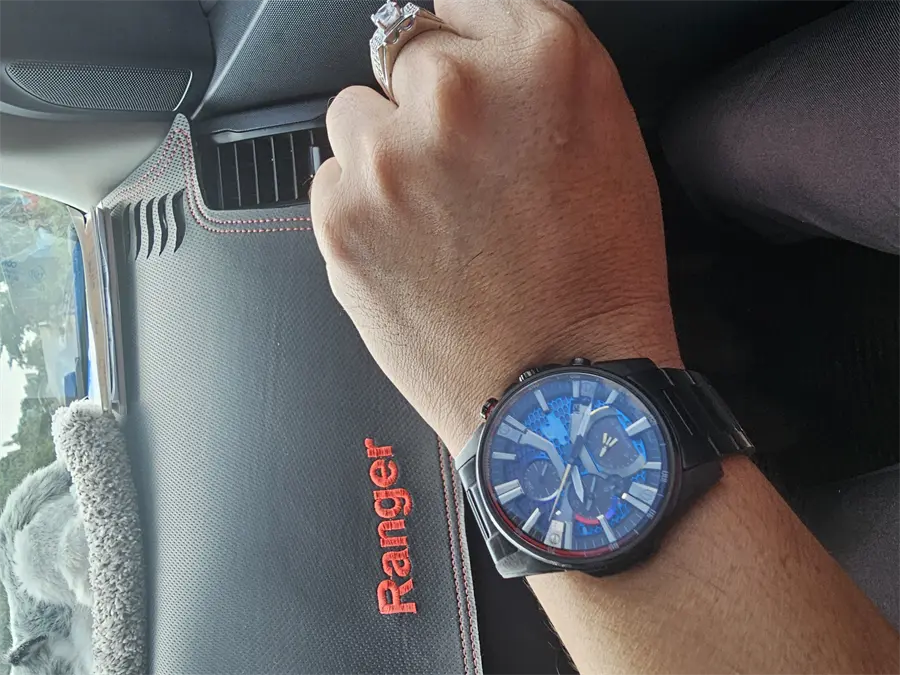 Khách hàng review Đồng hồ EDIFICE 47 mm Nam EQB-1200HG-1ADR 1