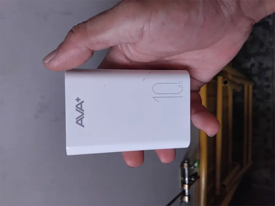 Khách hàng review Pin sạc dự phòng Polymer 10000mAh 12W AVA  JP299 8
