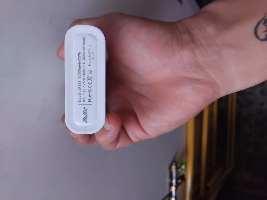 Khách hàng review Pin sạc dự phòng Polymer 10000mAh 12W AVA  JP299 7