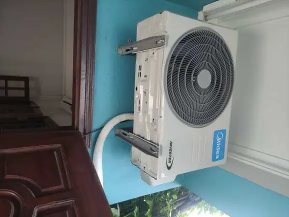 Khách hàng review Máy lạnh Midea Inverter 1.5 HP MSAFA-13CRDN8 2