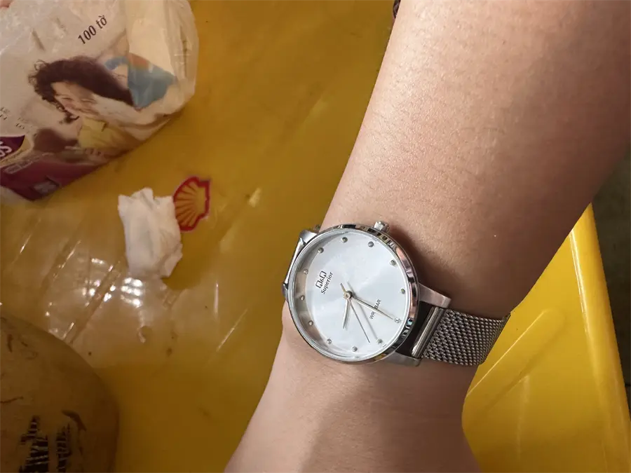 Khách hàng review Đồng hồ Q 2