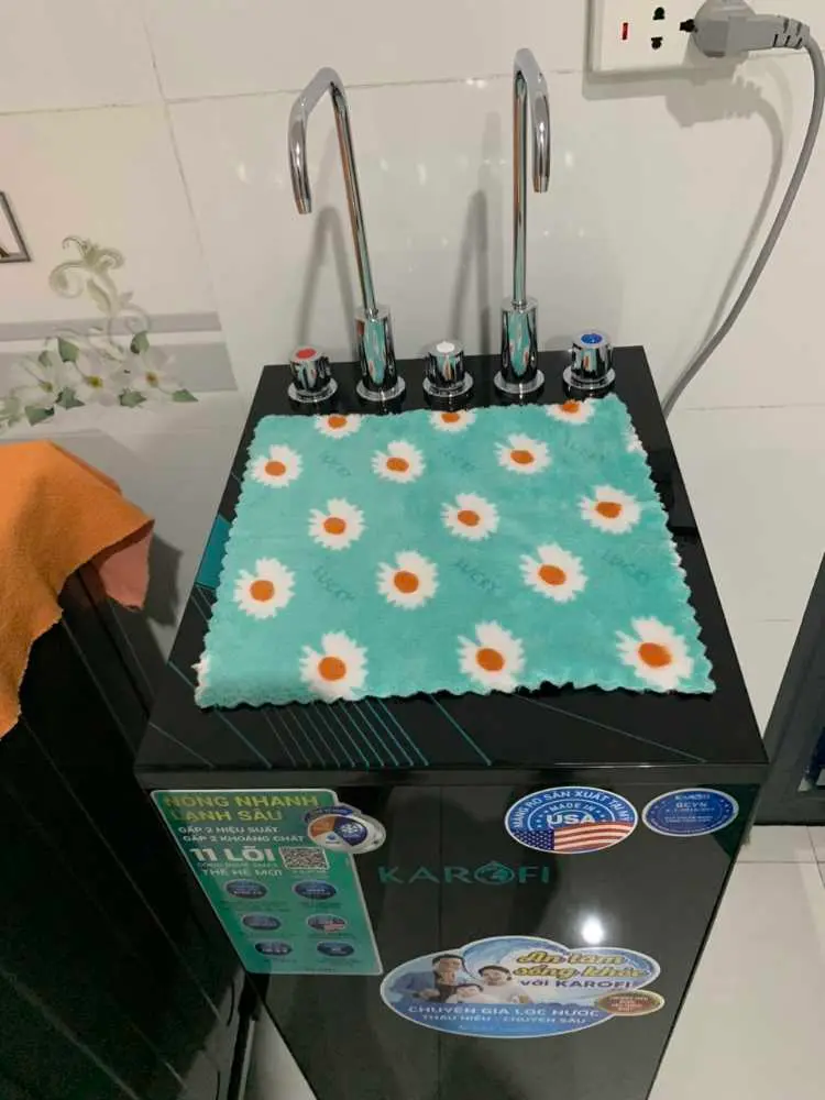 Khách hàng review Máy lọc nước RO nóng nguội lạnh Karofi KAD-X58 11 lõi 14