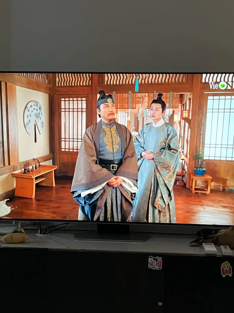 Khách hàng review Smart Tivi Neo QLED Samsung AI 4K 55 inch QA55QN85B 3