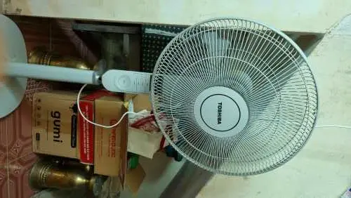 Khách hàng review Quạt đứng Toshiba 5 cánh F-LSA20(H)VN 60W 4