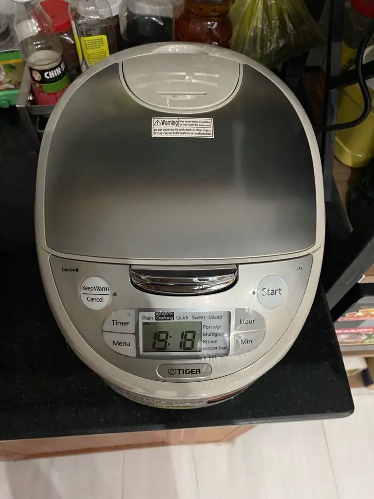 Khách hàng review Nồi cơm điện tử Tiger 1.8 lít JAX-S18W 3