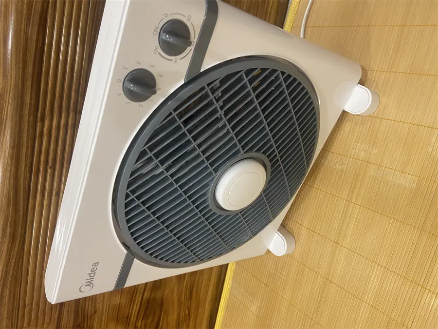 Khách hàng review Quạt hộp Midea 5 cánh KYT30-15A 40W 3