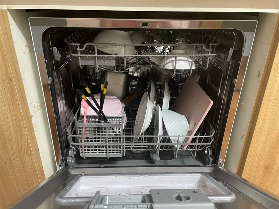 Khách hàng review Máy rửa chén mini Electrolux ESF6010BW 16