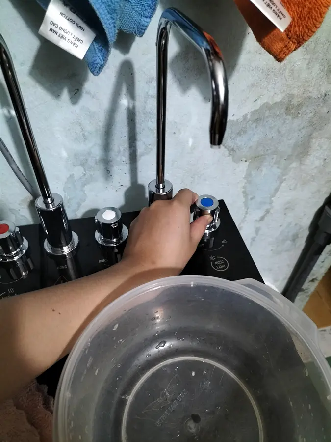 Khách hàng review Máy lọc nước RO nóng nguội lạnh Hydrogen Karofi KAD-D66 11 lõi 8