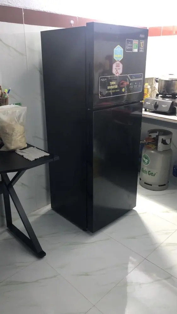 Khách hàng review Tủ lạnh Aqua Inverter 211 lít AQR-T238FA(FB) 5
