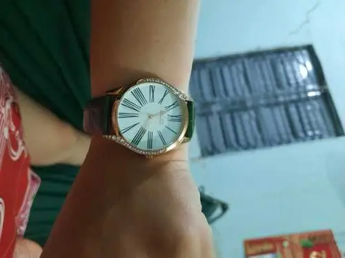 Khách hàng review Đồng hồ ELIO Xmas 36 mm Nữ EL083-02 1