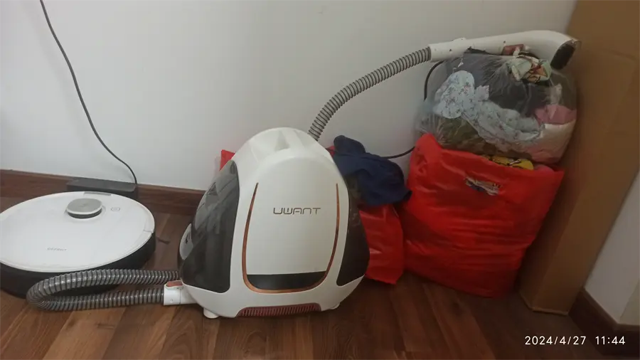 Khách hàng review Máy hút và giặt đa năng Uwant B100 1