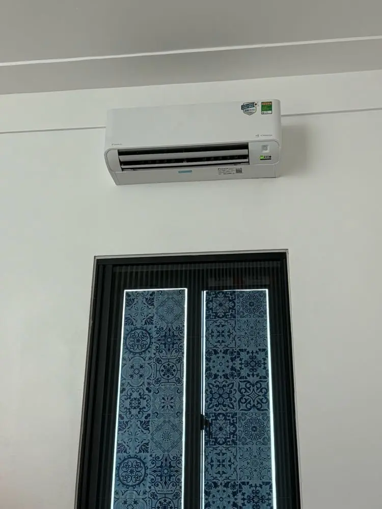 Khách hàng review Máy lạnh Daikin Inverter 1.5 HP FTKY35WMVMV 4