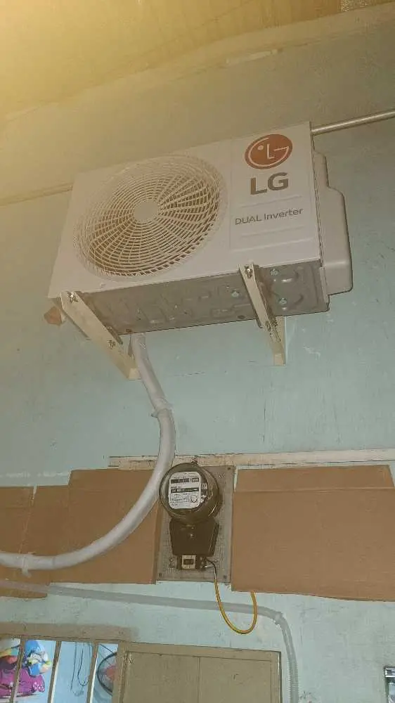 Khách hàng review Máy lạnh LG Inverter 1.5 HP V13API1 10