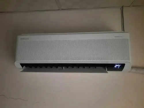 Khách hàng review Máy lạnh Samsung Wind-Free Inverter 1.5 HP AR13CYFAAWKNSV 2