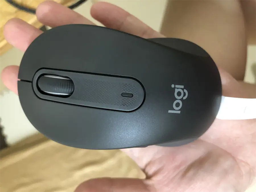 Khách hàng review Chuột Bluetooth Silent Logitech Signature M650 6