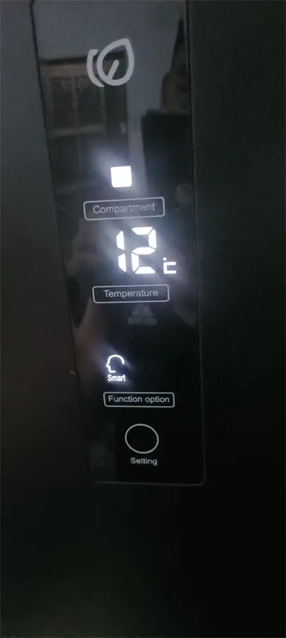 Khách hàng review Tủ lạnh Aqua Inverter 318 lít AQR-T369FA(WBS) 1