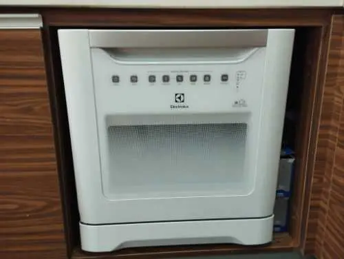Khách hàng review Máy rửa chén mini Electrolux ESF6010BW 12