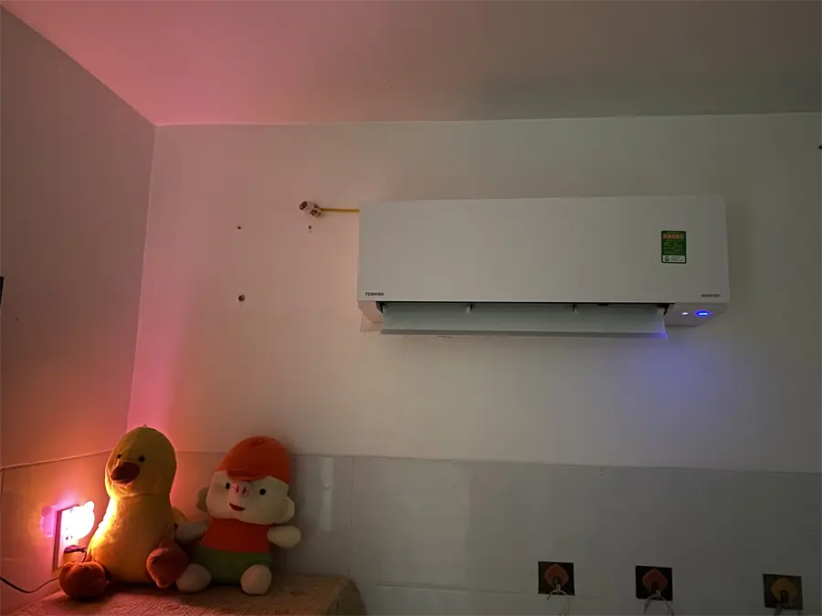Khách hàng review Máy lạnh Toshiba Inverter 1 HP RAS-H10E2KCVG-V 7