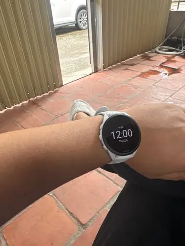 Khách hàng review Garmin Forerunner 165 43mm dây silicone 2