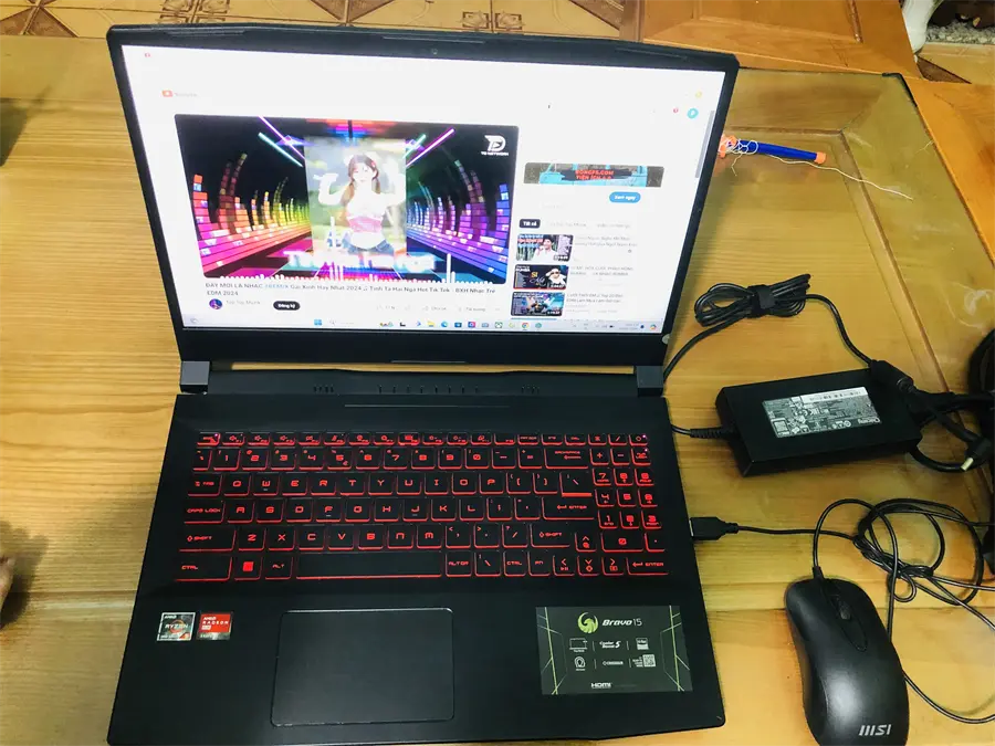 Khách hàng review Laptop MSI Gaming Bravo 15 B5DD R5 5600H/8GB/512GB/4GB RX5500M/Balo/Chuột/Win11 (279VN) 1