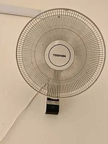 Khách hàng review Quạt treo tường Toshiba 3 cánh F-WSA20(H)VN 55W 9