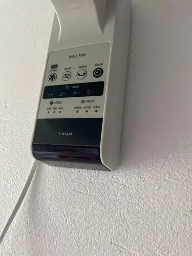 Khách hàng review Quạt treo tường Toshiba 3 cánh F-WSA20(H)VN 55W 5