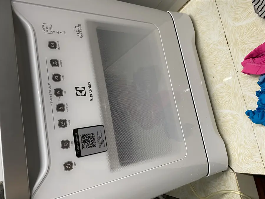 Khách hàng review Máy rửa chén mini Electrolux ESF6010BW 9