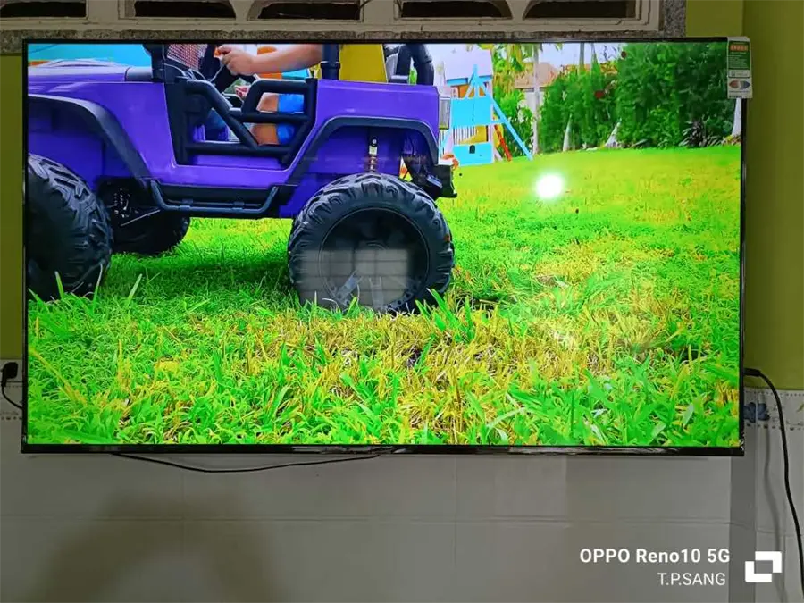 Khách hàng review Smart Tivi Samsung 4K 65 inch UA65AU7002 1