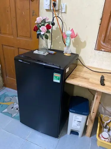 Khách hàng review Tủ lạnh Aqua 90 lít AQR-D99FA(BS) 7