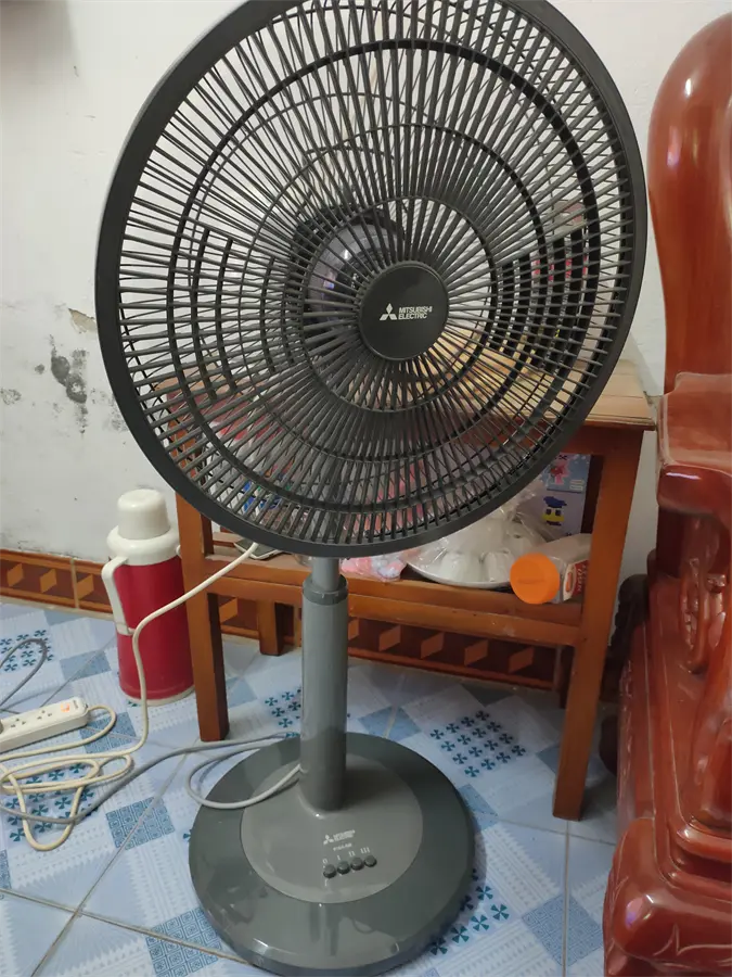 Khách hàng review Quạt lửng Mitsubishi Electric 3 cánh R16A-GB CY-GY 45W 7
