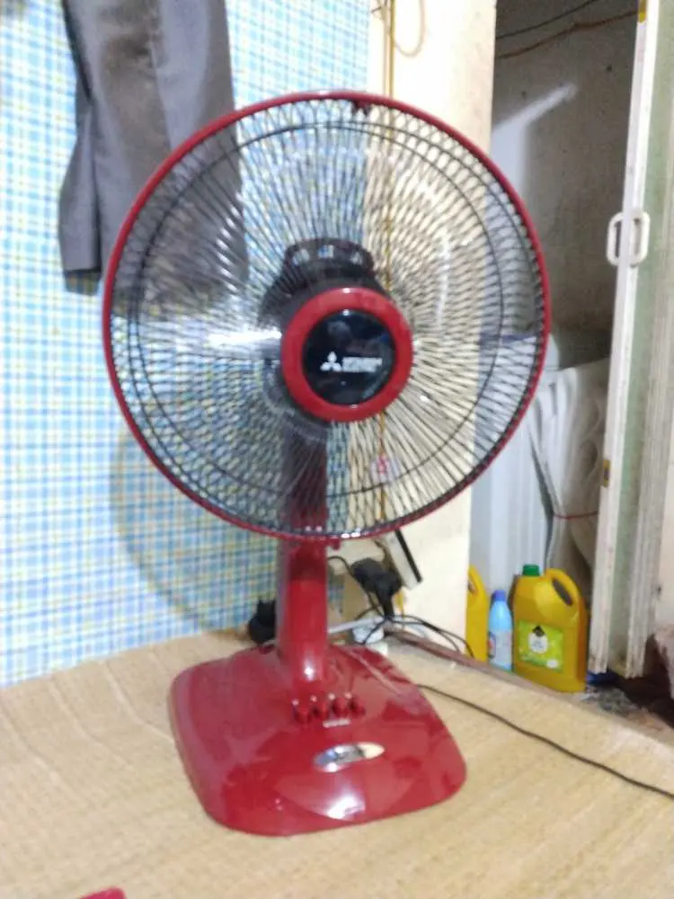 Khách hàng review Quạt bàn Mitsubishi Electric 5 cánh D12-GA CY-RD 37W 2