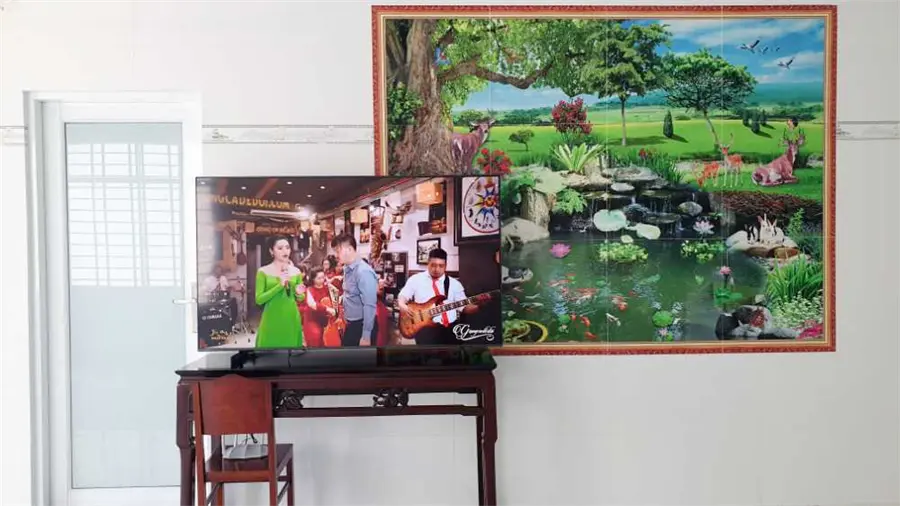 Khách hàng review Smart Tivi Crystal UHD Samsung 4K 65 inch UA65CU8000 7