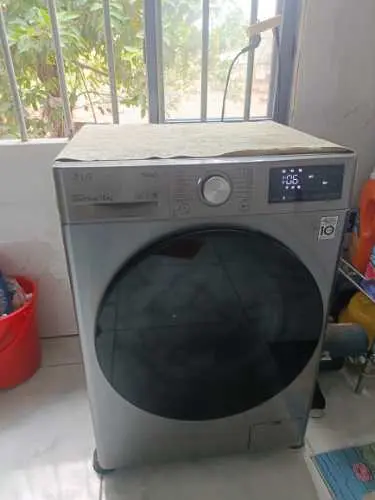 Khách hàng review Máy giặt LG AI DD Inverter 10 kg FV1410S4P 2