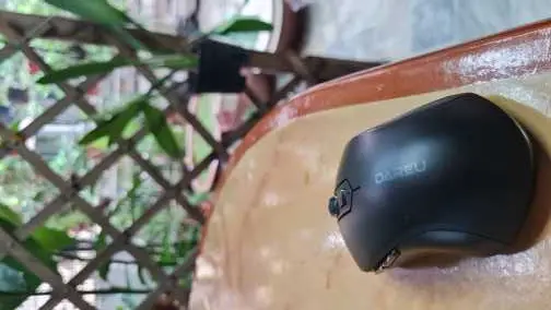 Khách hàng review Chuột Bluetooth Silent DareU LM115B 5