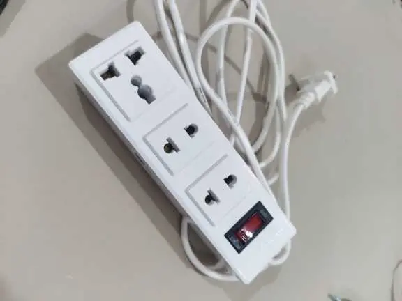 Khách hàng review Ổ cắm điện Điện Quang 3 lỗ 2m 002A-02 2