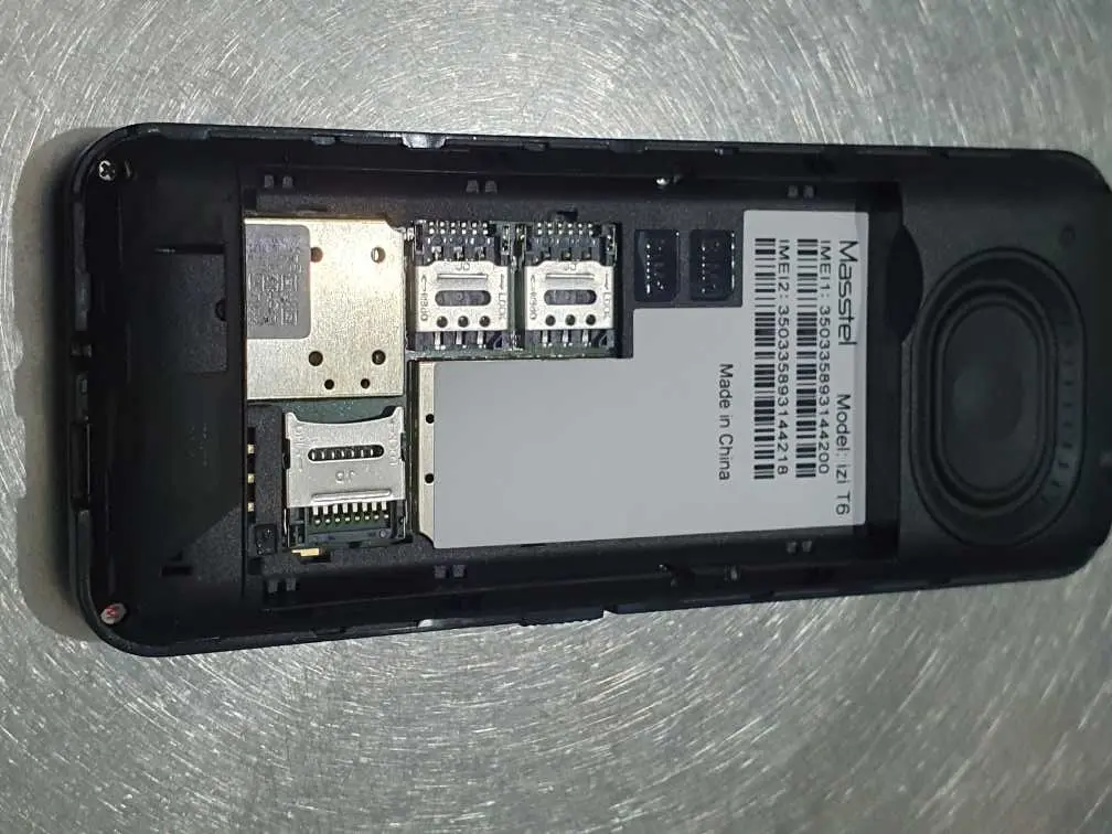 Khách hàng review Điện thoại Masstel IZI T6 4G 2