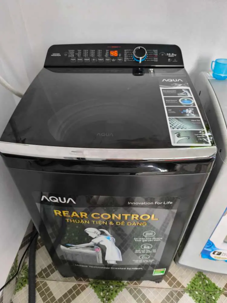Khách hàng review Máy giặt Aqua 10.5 kg AQW-FR105JT BK 4