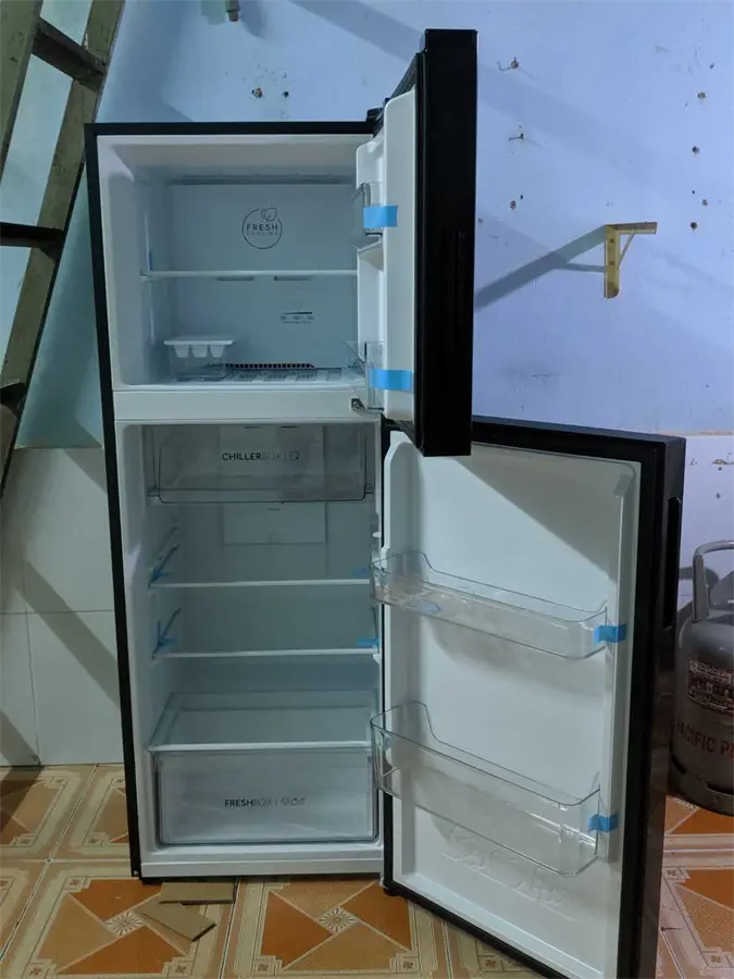 Khách hàng review Tủ lạnh Aqua Inverter 211 lít AQR-T238FA(FB) 3