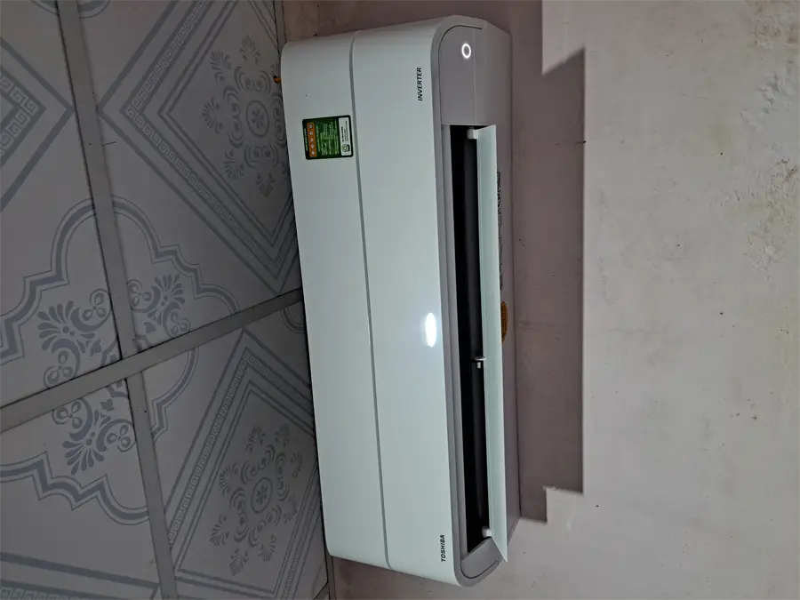 Khách hàng review Máy lạnh Toshiba Inverter 1 HP RAS-H10Z1KCVG-V 2