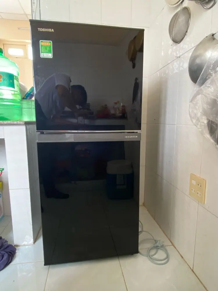 Khách hàng review Tủ lạnh Toshiba Inverter 180 lít GR-B22VU UKG 6