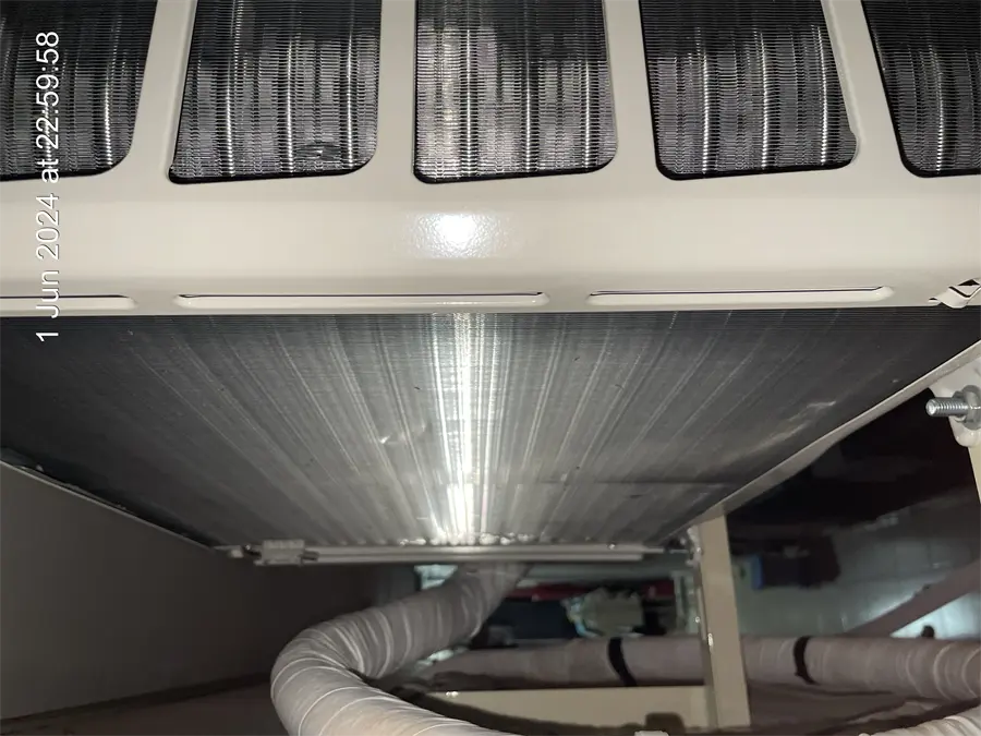 Khách hàng review Máy lạnh Midea Inverter 1.5 HP MSAGA-13CRDN8 6