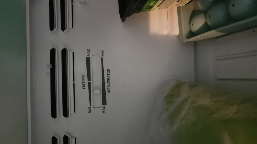 Khách hàng review Tủ lạnh Toshiba Inverter 233 lít GR-RT303WE-PMV(52) 4
