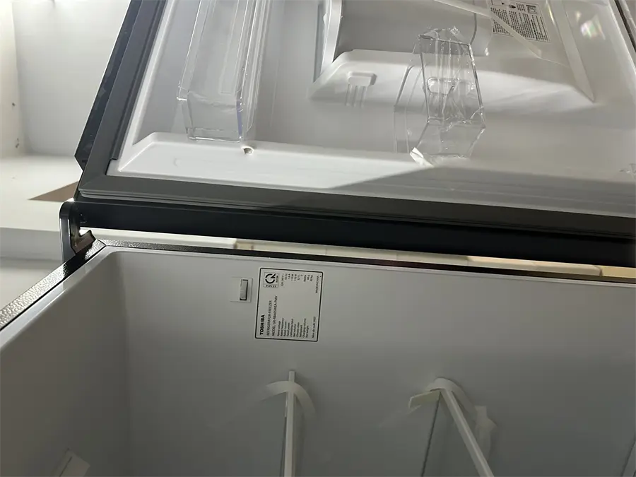 Khách hàng review Tủ lạnh Toshiba Inverter 321 lít GR-RB405WEA-PMV(06)-MG 1