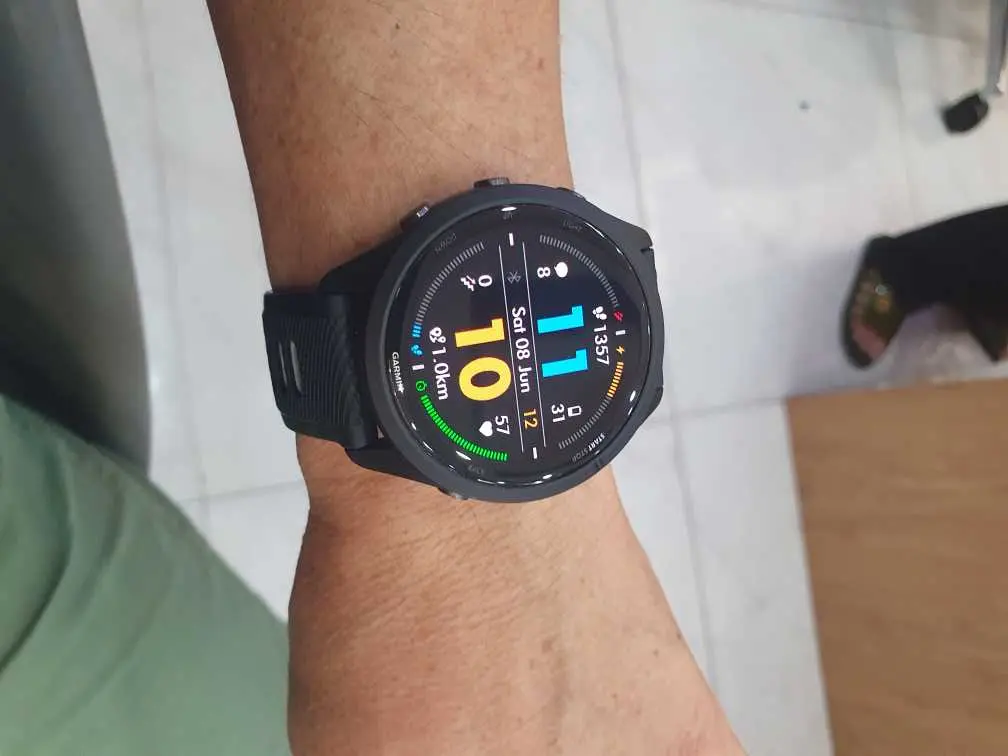 Khách hàng review Garmin Forerunner 265 Music 46.1mm dây silicone 1
