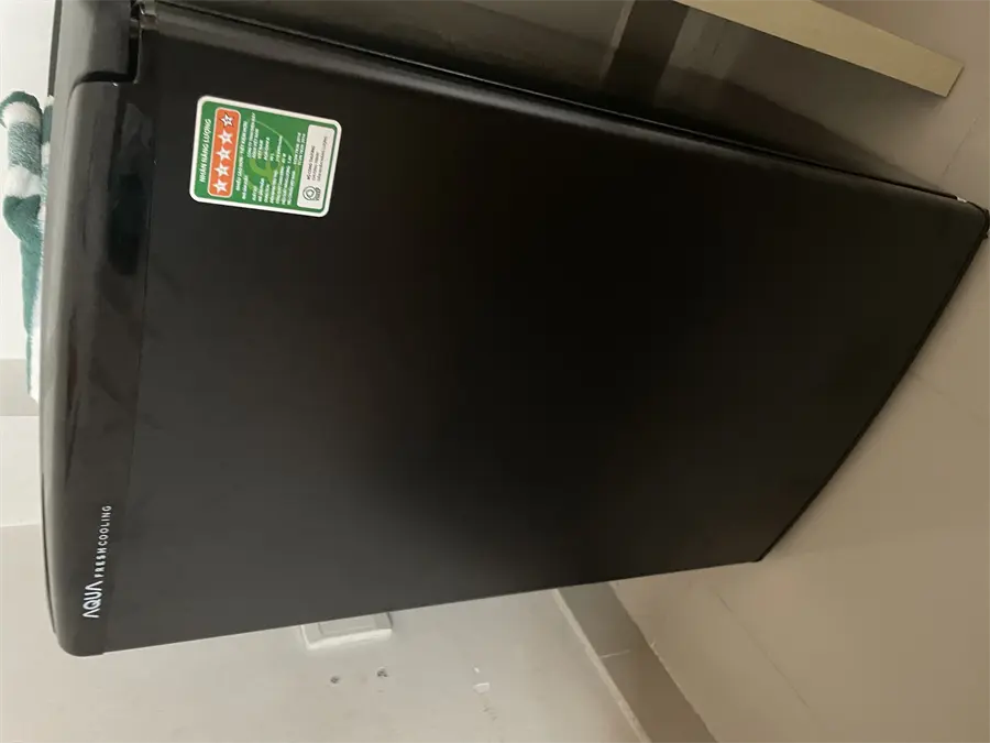 Khách hàng review Tủ lạnh Aqua 90 lít AQR-D99FA(BS) 4